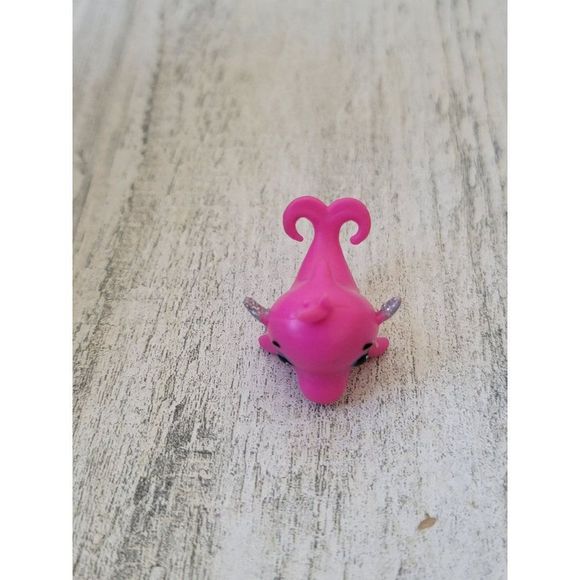 Hatchimals mini SML pink dolphin toy figure glitter - Picture 1 of 4
